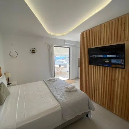 Serafina Suite Byartistunknown Vari  Exterior photo